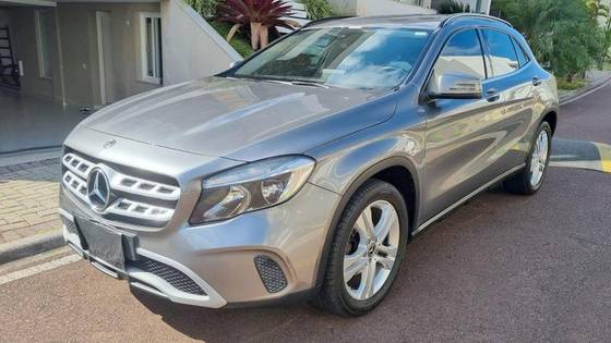 MERCEDES-BENZ GLA 200 1.6 CGI FLEX ADVANCE 7G-DCT MERCEDES-BENZ GLA 200 1.6 CGI FLEX ADVANCE 7G-DCT